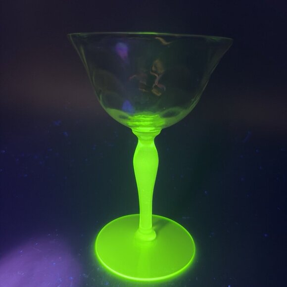 Uranium Stems Champagne Glasses Cups Herringbone Optic Iridescent Finish Set 2 - Picture 7 of 16